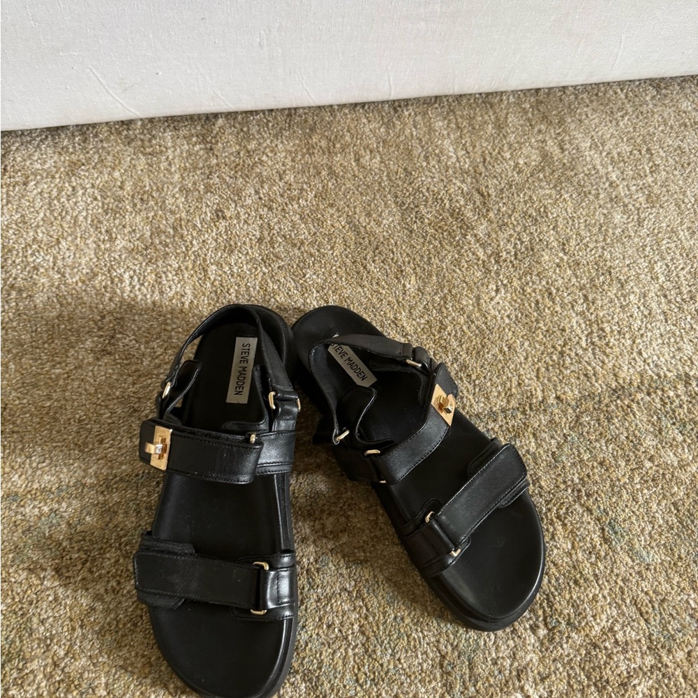 Steve Madden Black Platform Sandals with Adjustable Straps